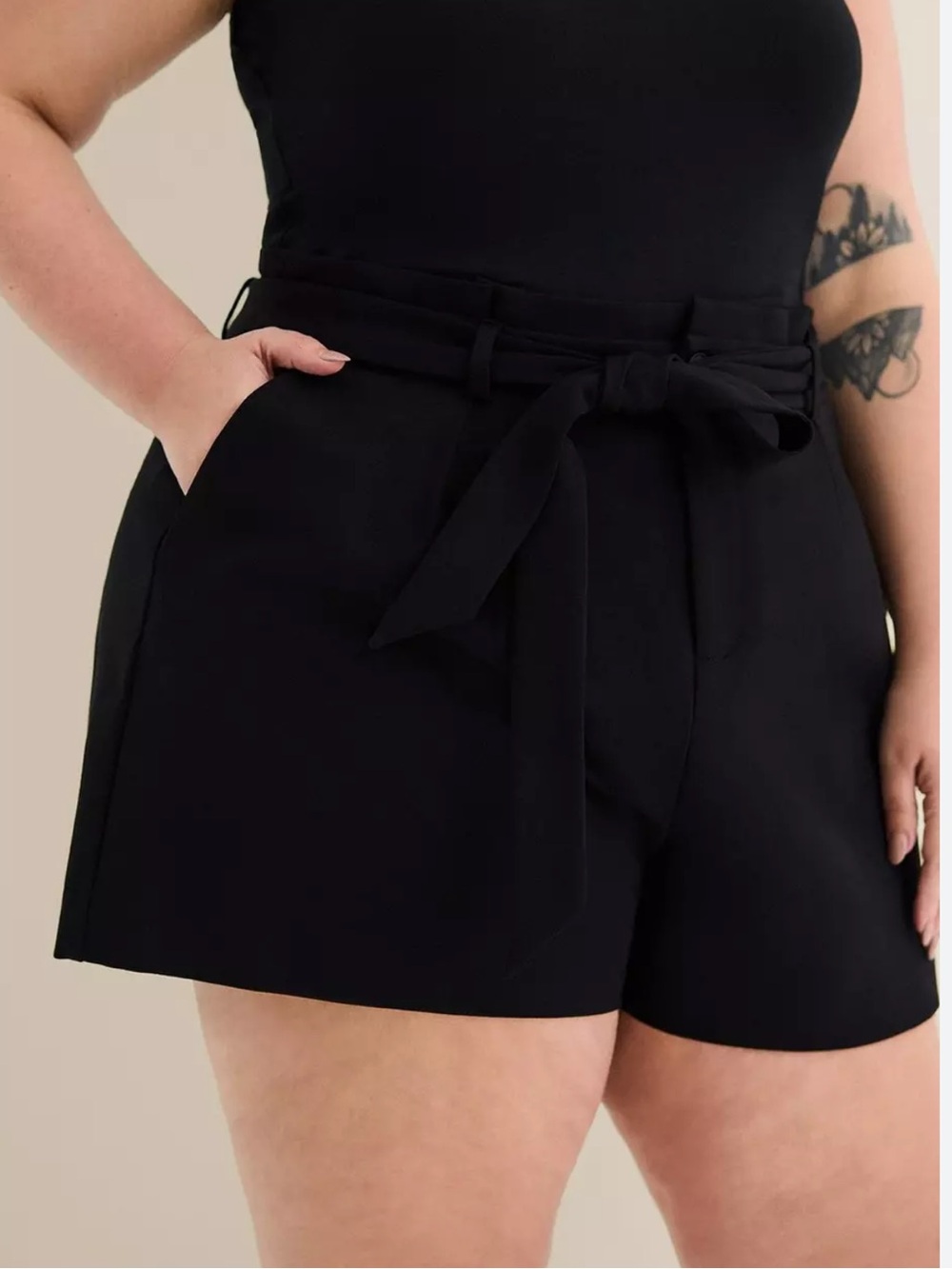 Torrid pull on stretch shorts size 0 fits size 14